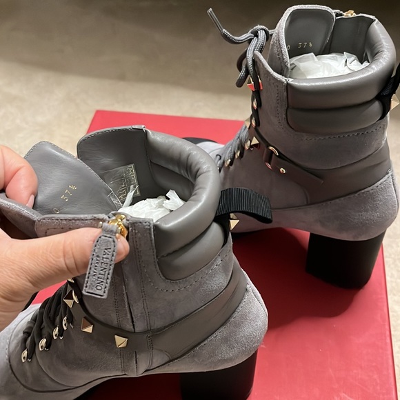 Valentino Garavani block heel suede combat boot - Picture 6 of 8